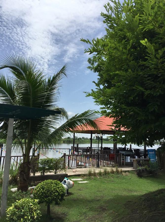 Maeping Mango Riverside Resort Kamphaeng Phet Exterior foto